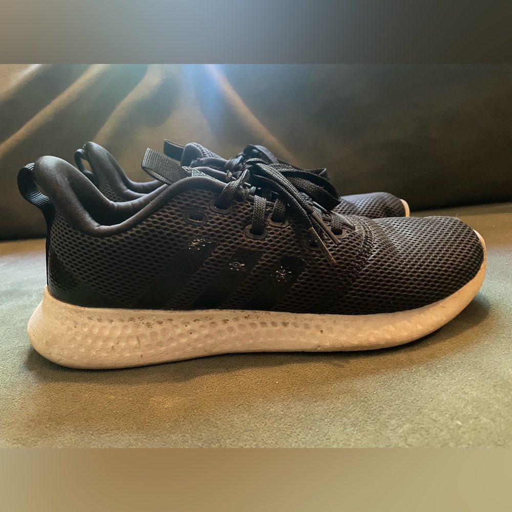 Adidas Women’s Size 7 1/2 Black Tennis Shoes